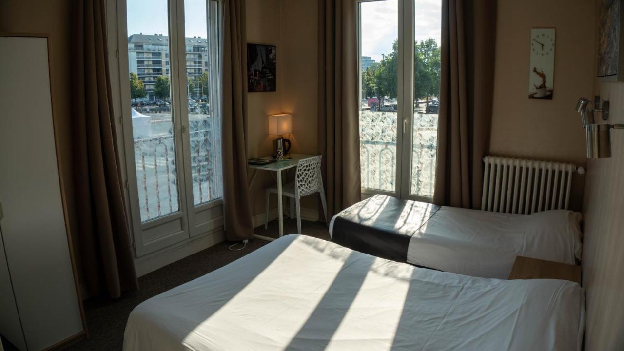 Hotel De L'Univers Caen Exteriör bild
