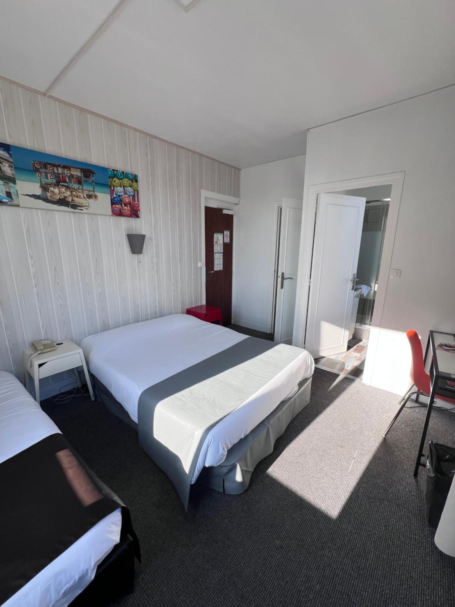 Hotel De L'Univers Caen Exteriör bild